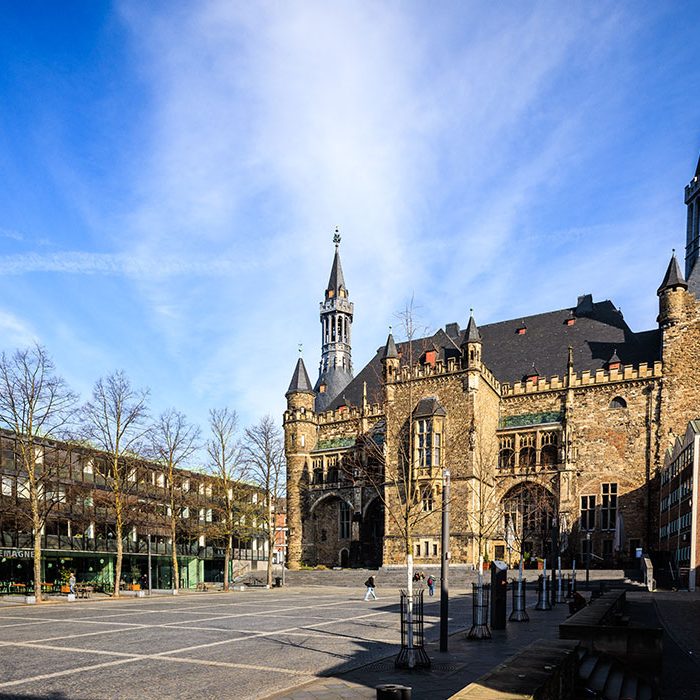 Katschof Aachen von der Seite