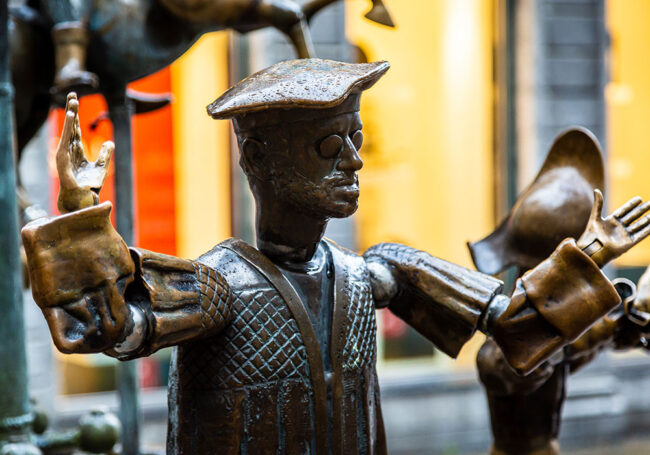 Puppenbrunnen Aachen von Vorne