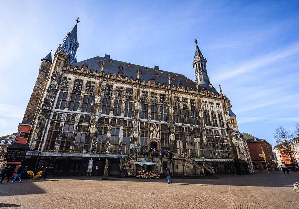 Rathaus Aachen von Vorne