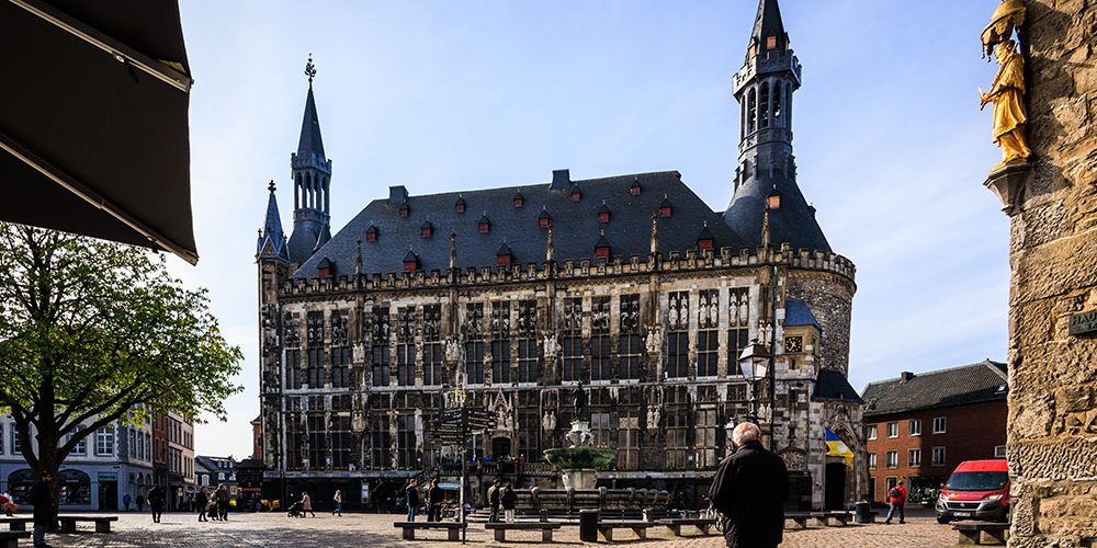 Rathaus Aachen von Vorne