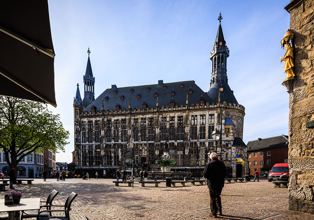 Rathaus Aachen von Vorne