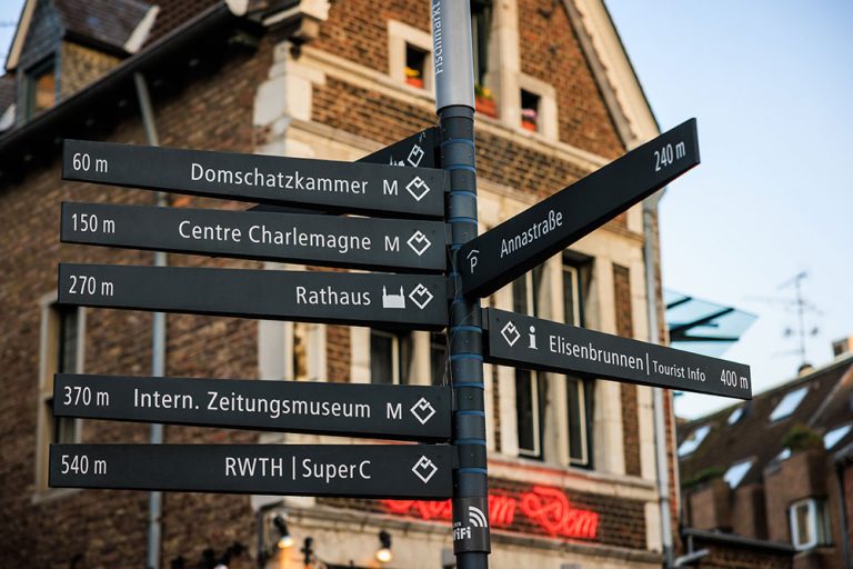 Wegweiser für die Route Challemange
