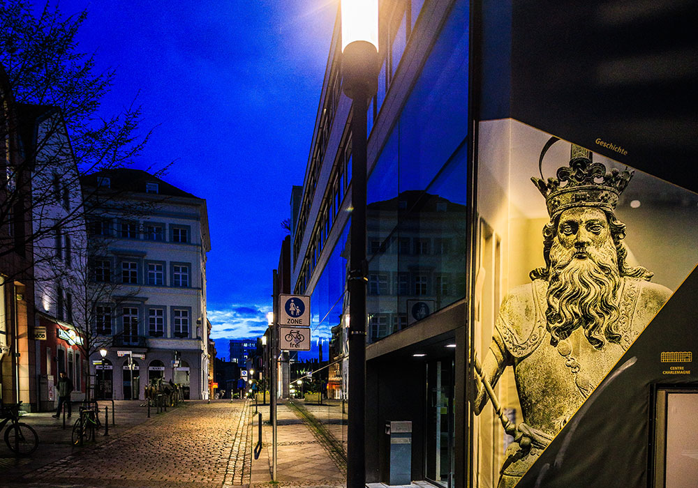 Centre Challemange Aachen von der Seite