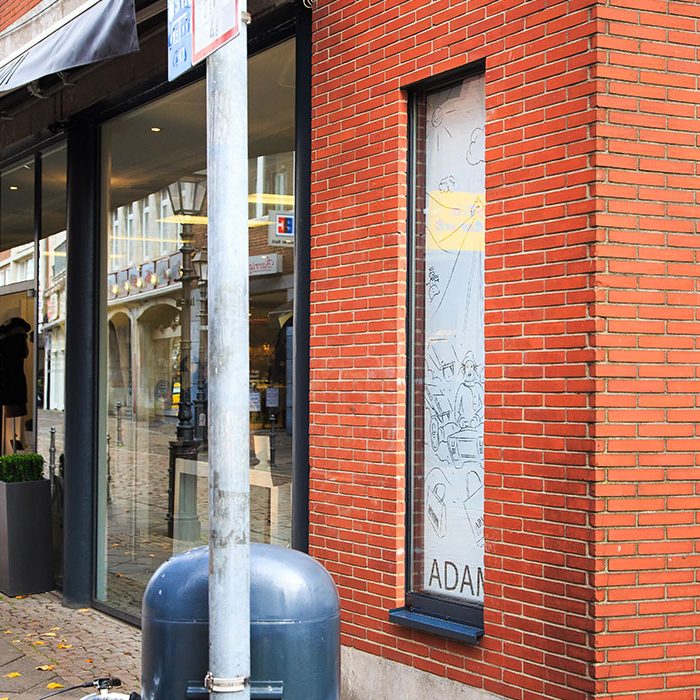 Adami Mode Aachen von der Seite
