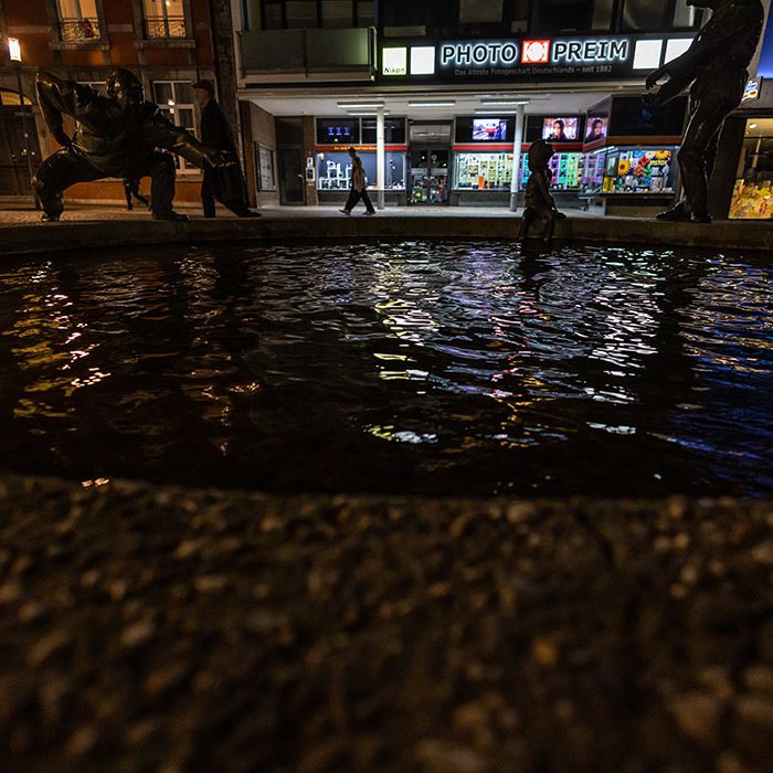 Brunnen Kreislauf des Geldes Aachen von Vorne