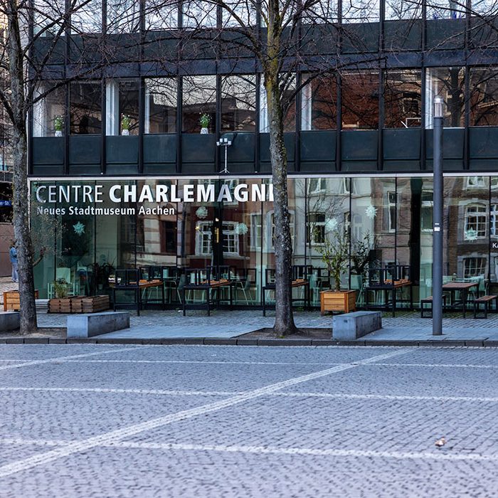 Centre Challemange Aachen von Vorne