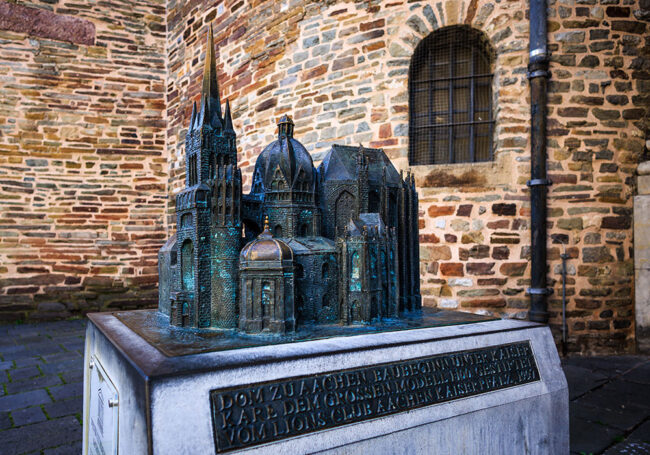 Geschichte Aachens Dom