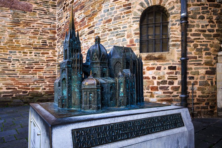 Geschichte Aachens Dom
