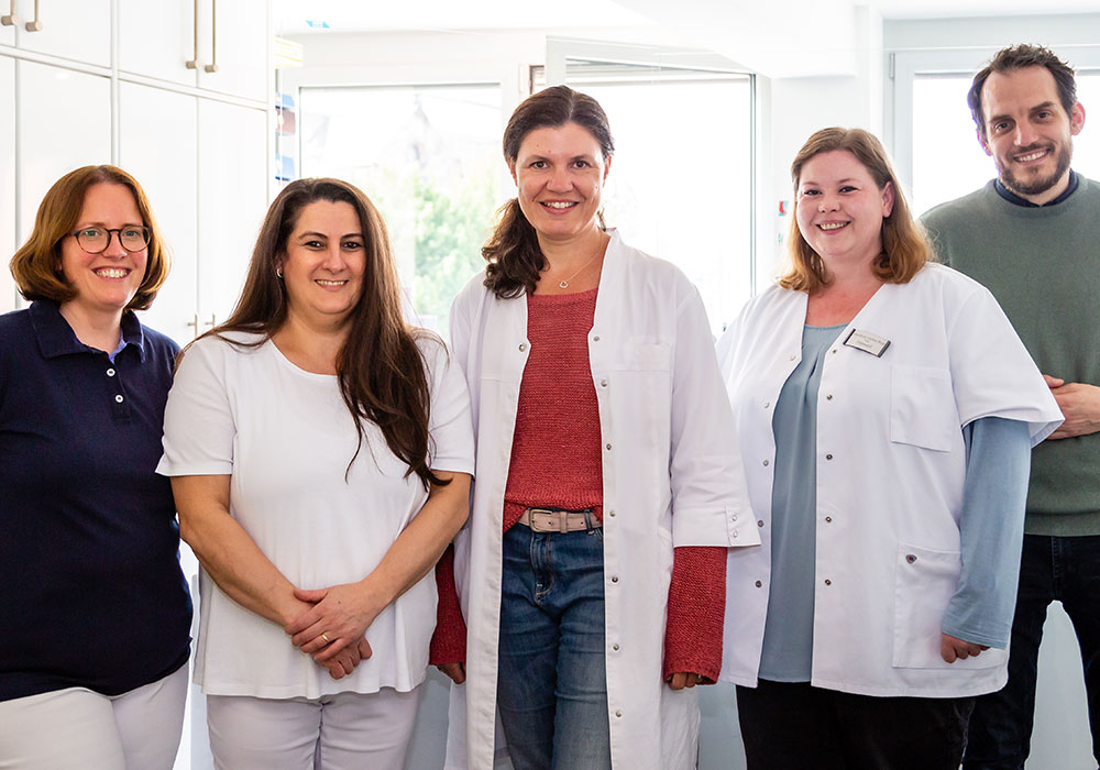 Team von Hausarzt Dr. med. Thoren Müller Aachen von Vorne