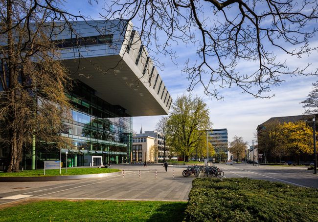 Super C Aachen von der Seite