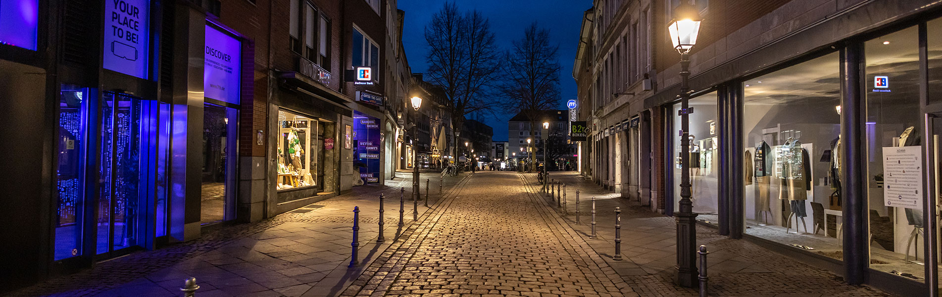 Aachener Pontviertel bei Nacht.